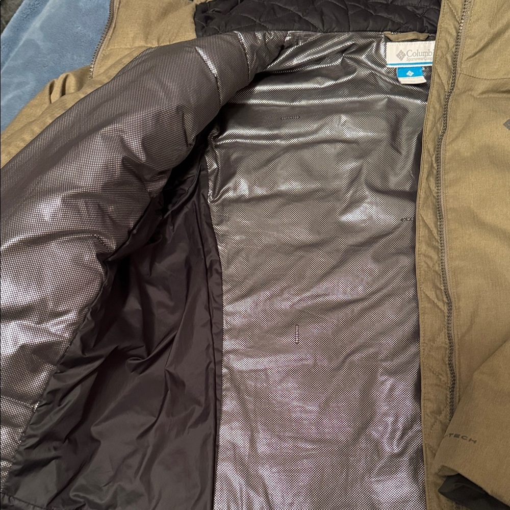 Women’s Columbia Winter Parka - Picture 7 of 9